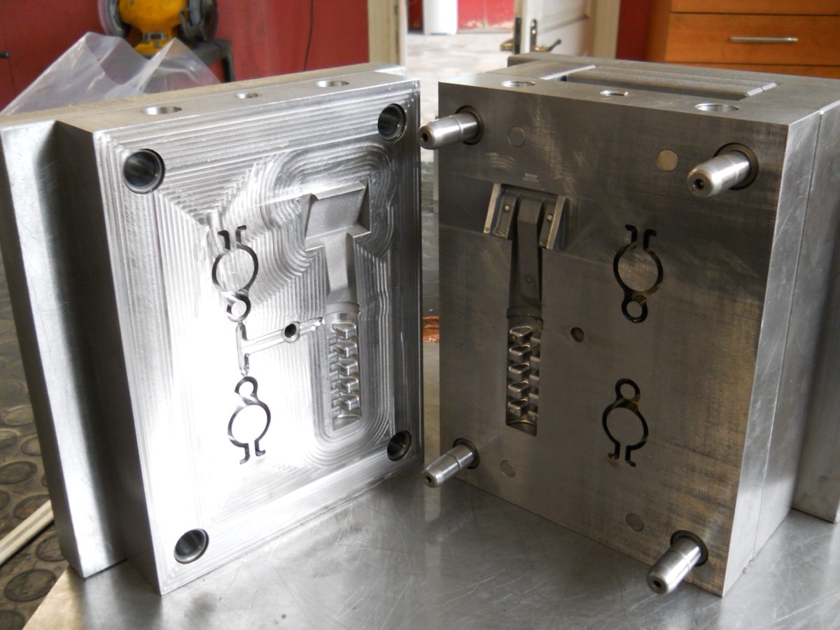 CNC işleme merkezi — Özkan Kalıp Sakarya